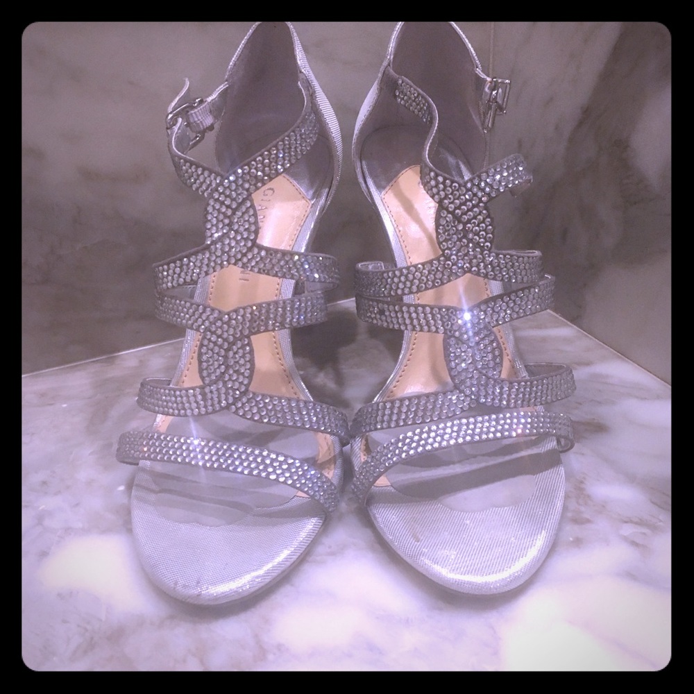 Gianni Bini silver rhinestone shoes